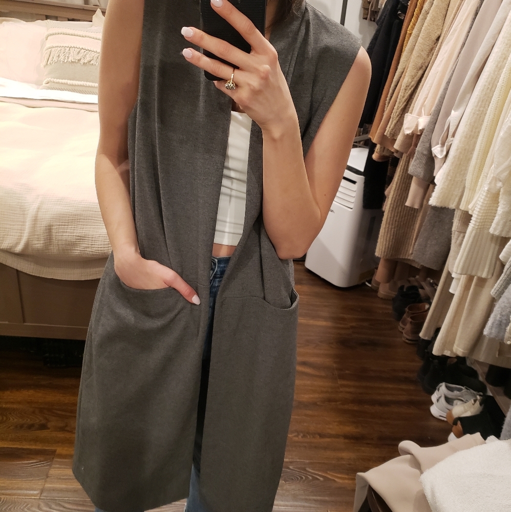 Grey vest - Picture 5 of 9